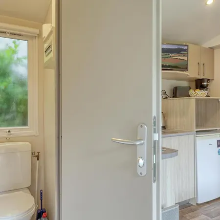 Lovely Stacaravan In