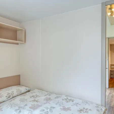 Camping Lovely Stacaravan In Irrhausen