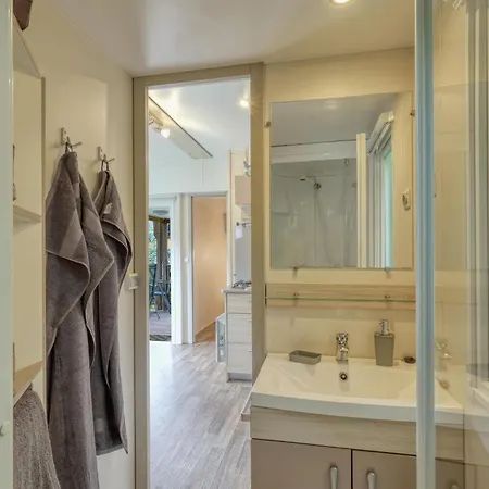 Camping Lovely Stacaravan In Irrhausen