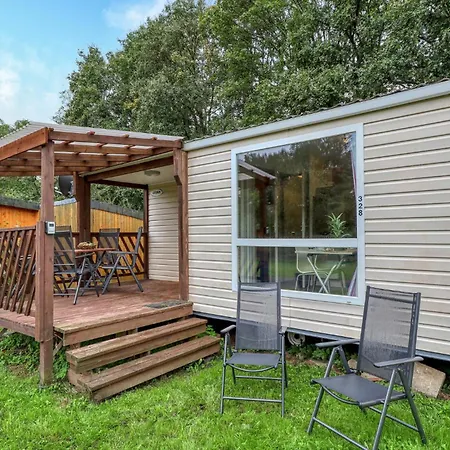 Lovely Stacaravan In 캠프장 3*