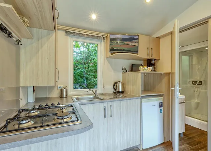 Lovely Stacaravan In キャンプ場 3*