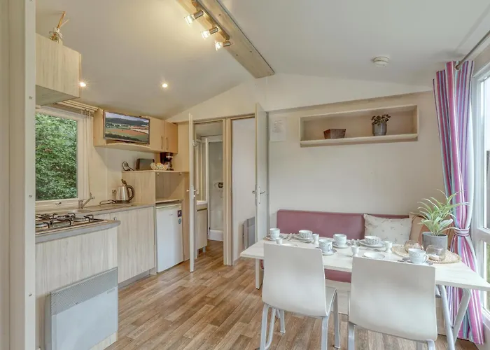 キャンプ場 Lovely Stacaravan In Irrhausen