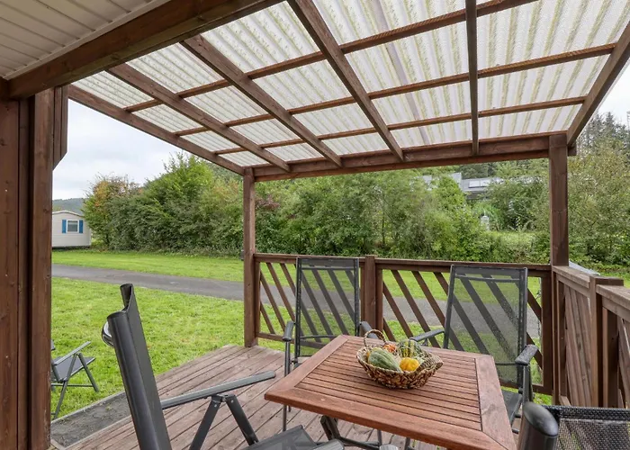 キャンプ場 Lovely Stacaravan In Irrhausen